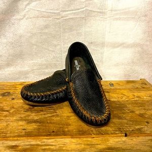 Minnetonka - 969 - mens loafer - size 9